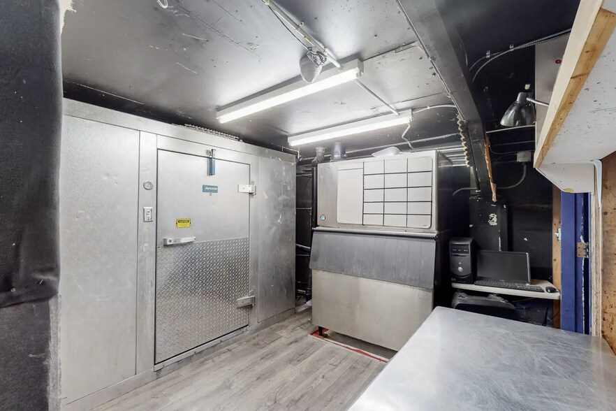 More Photos Of 211 Gold Ave SW, Albuquerque Storefront For Sale