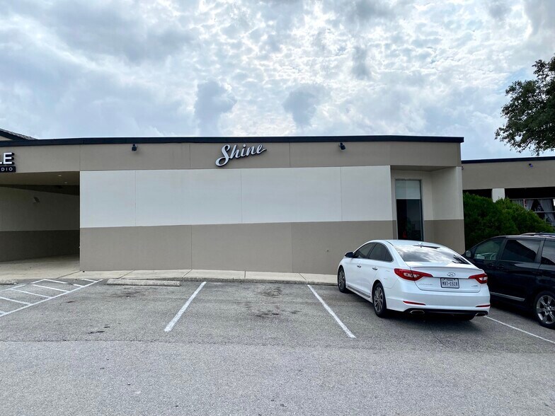 More Photos Of 20626 Stone Oak Pky, San Antonio Storefront Retail Office For Lease