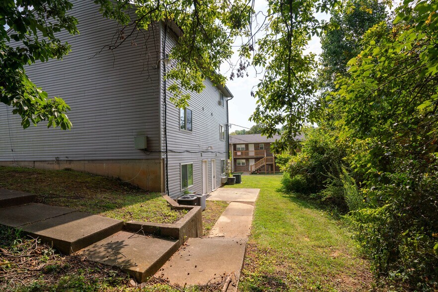 More Photos Of 412 Woodcreek Dr, Radcliff Apartments For Sale