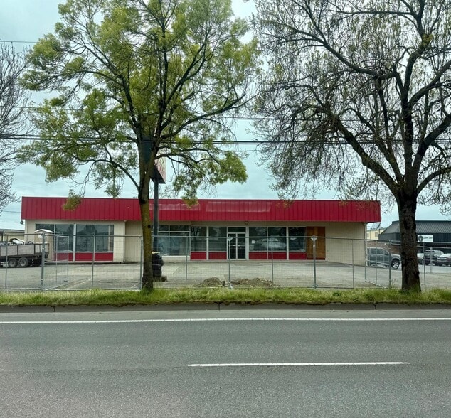 More Photos Of 1082 Or-99 Hwy, Eugene Freestanding For Lease