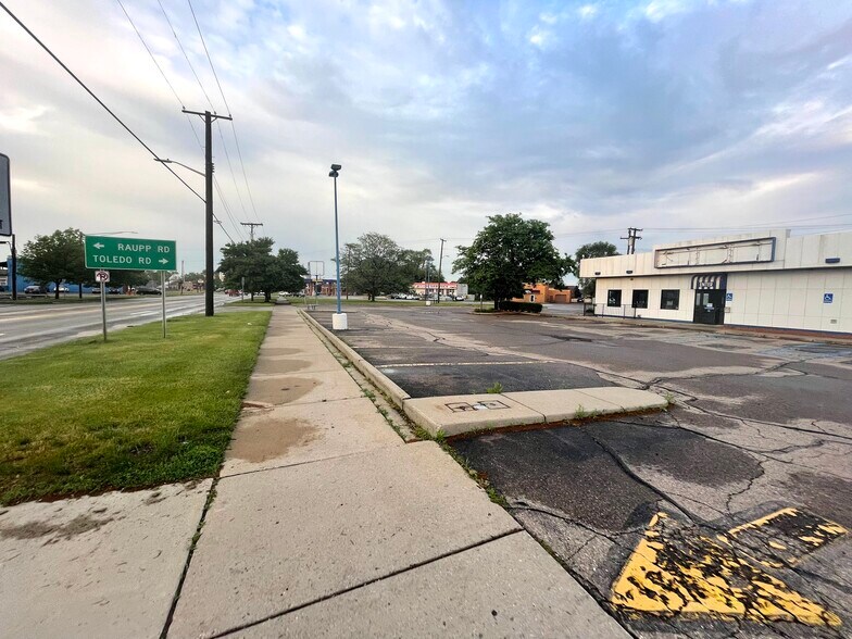 More Photos Of 17431 Dix Rd, Melvindale Fast Food For Lease
