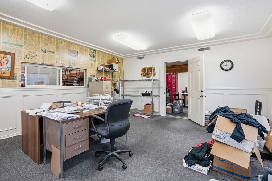 More Photos Of 4110 S Bowdish Rd, Spokane Flex For Sale