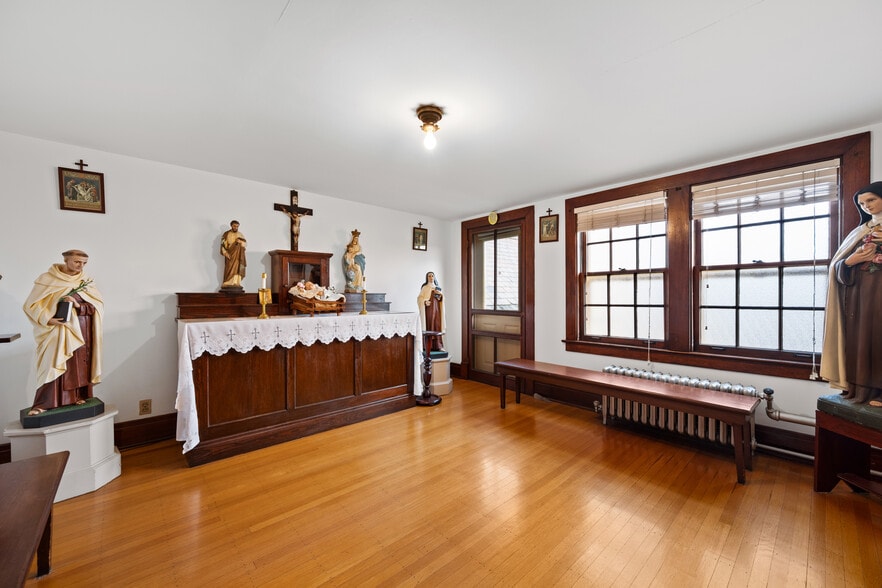More Photos Of 94 Shoshone st, Buffalo Religious Facility For Sale