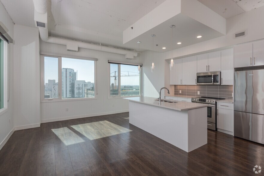 More Photos Of 233 Kennedy St, Winnipeg Apartments For Lease