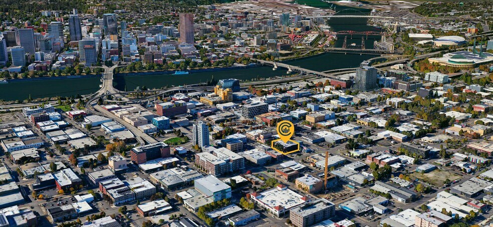 More Photos Of 615 SE Alder St, Portland General Retail For Sale