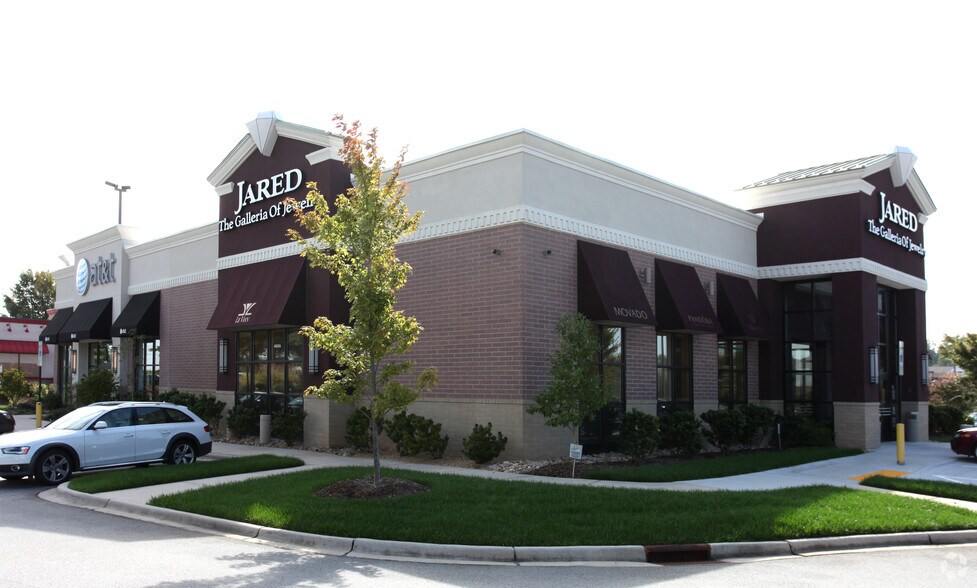 More Photos Of 4405 Wendover Ave, Greensboro Freestanding For Sale