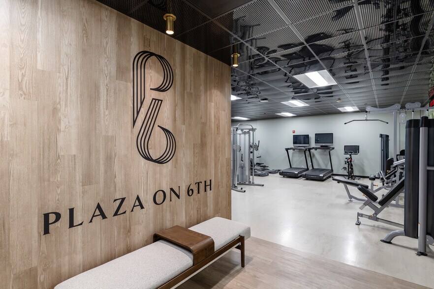 More Photos Of 1300 SW Sixth Ave, Portland Office For Lease