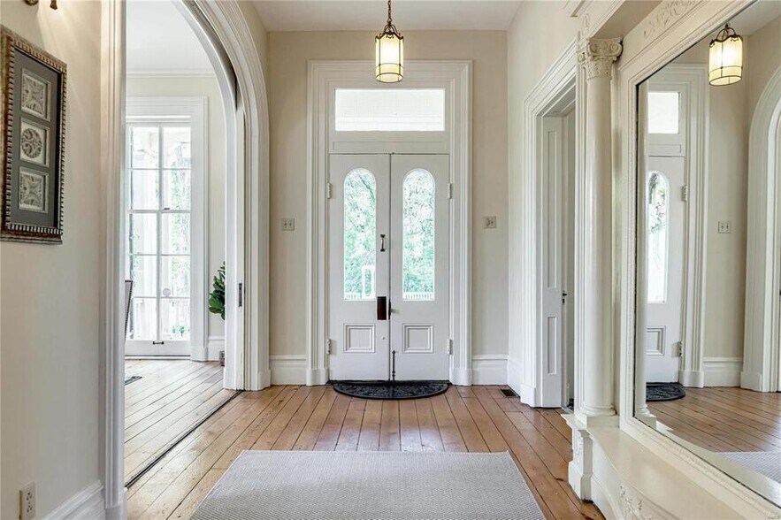 More Photos Of 11475 Lilac Ave, Saint Louis Specialty For Sale