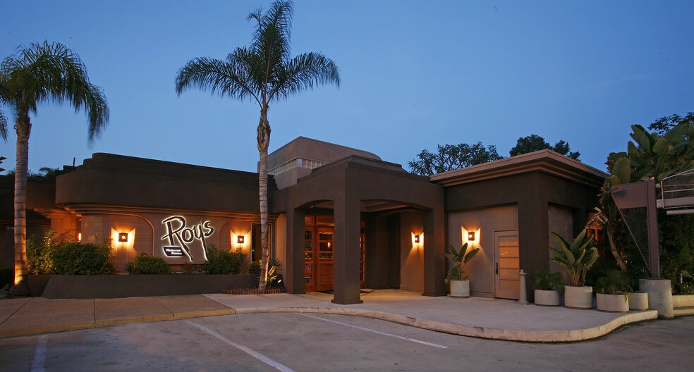 More Photos Of 8510-8650 Genesee Ave, San Diego Unknown For Lease