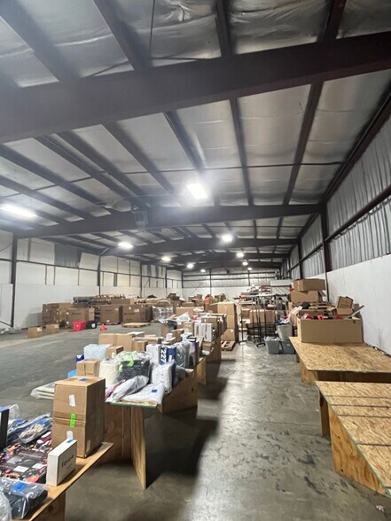 More Photos Of 1985 Oakland Park Ave, Columbus Warehouse For Lease