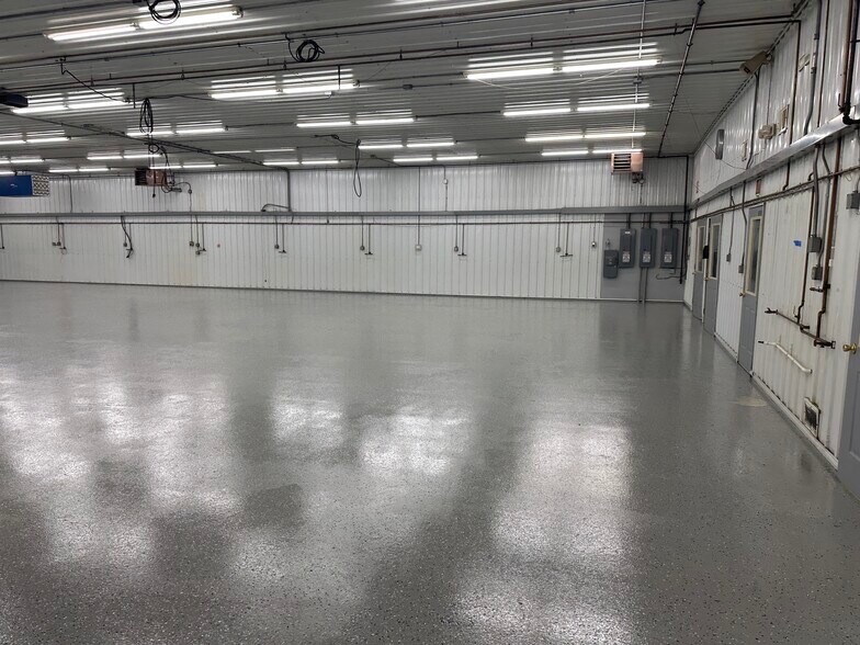 More Photos Of 400 Railroad Ave W, Onamia Flex For Sale