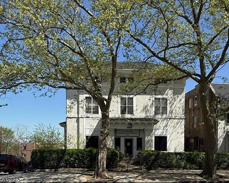 More Photos Of 692 Dr Martin Luther King Jr Blvd, Newark Office For Sale