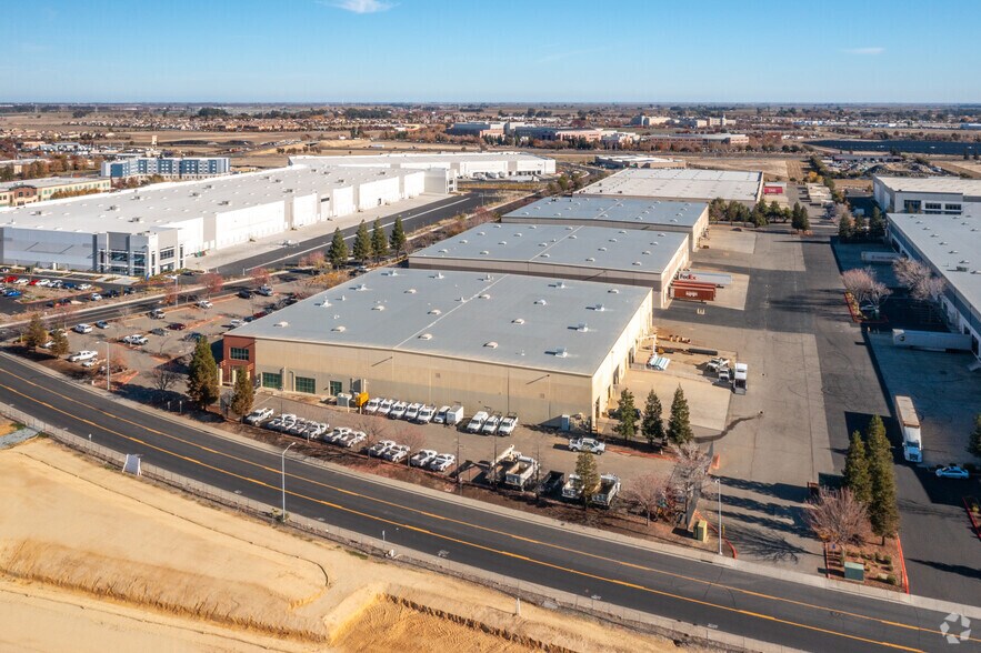 More Photos Of 1070 Aviator Dr, Vacaville Warehouse For Lease