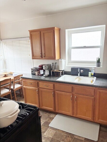 More Photos Of 2007 Highland Ave, Manhattan Beach Apartments For Sale