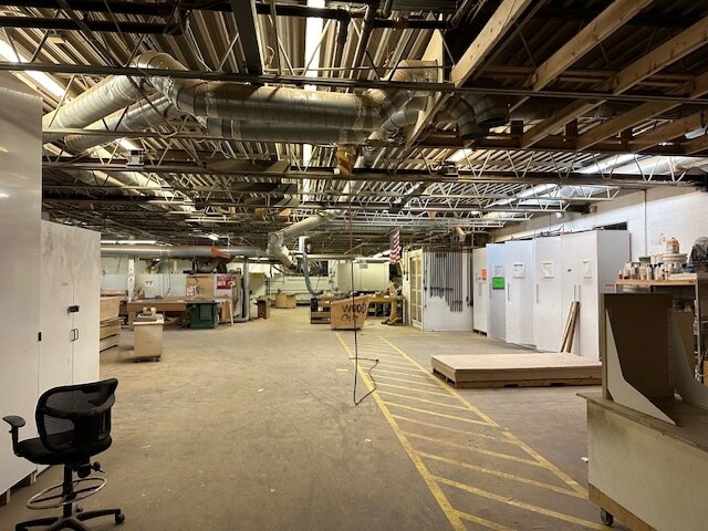More Photos Of 9 Hale Spring Rd, Plaistow Manufacturing For Lease