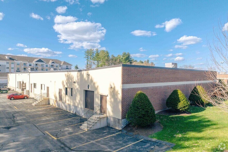 More Photos Of 21 Alpha Rd, Chelmsford Light Manufacturing For Lease