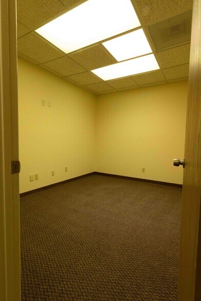 More Photos Of 6842 E Tanque Verde Rd, Tucson Freestanding For Lease