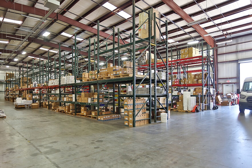 More Photos Of 1209-1215 N FM 3083 Rd E, Conroe Warehouse For Lease