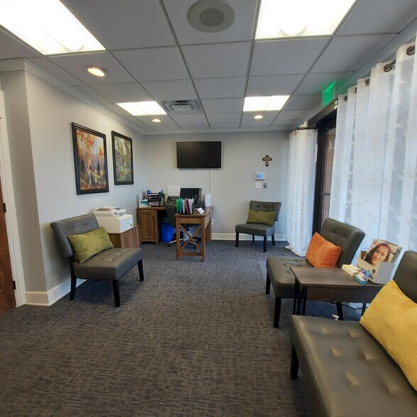 More Photos Of 6112-6122 E 61st St, Tulsa Medical For Sale