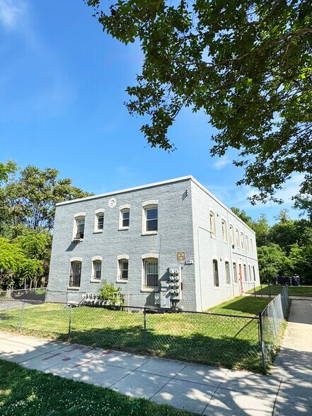 More Photos Of , Washington Multifamily For Sale