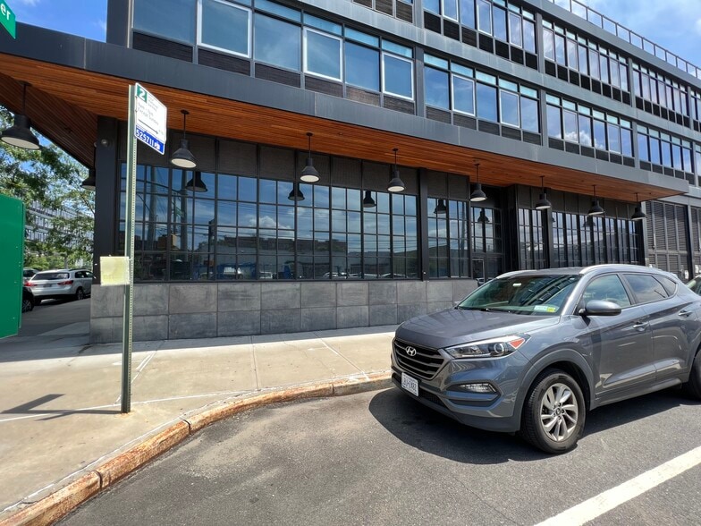 More Photos Of 8 Navy Pier Ct, Staten Island Apartments For Lease