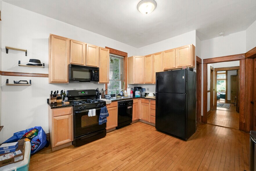 More Photos Of 3135 N Clifton Ave, Chicago Apartments For Sale
