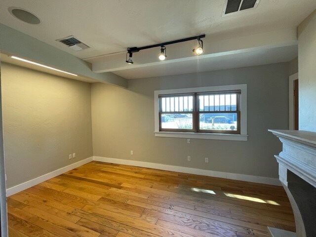 More Photos Of 208 SE Vine Ln, Bend Office For Lease