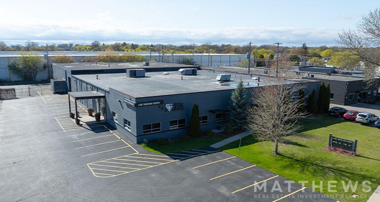 Primary Photo Of 6737 N Teutonia Ave, Milwaukee Warehouse For Sale