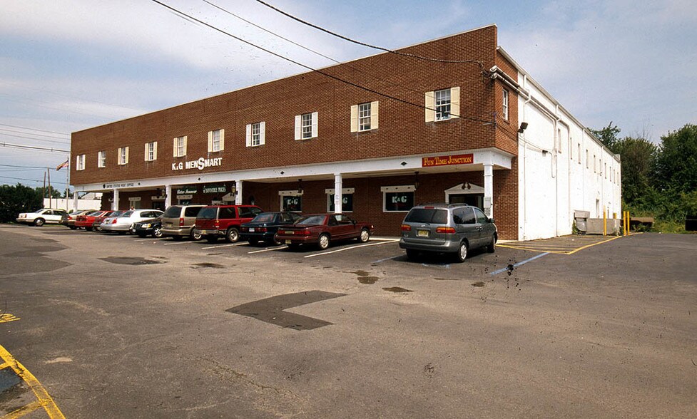 More Photos Of 400 Fairfield Rd, Fairfield Office For Sale