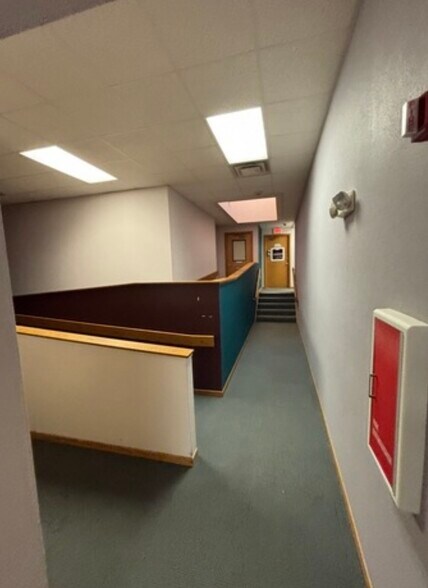 More Photos Of 215 6th Ave S, Clinton Office For Sale