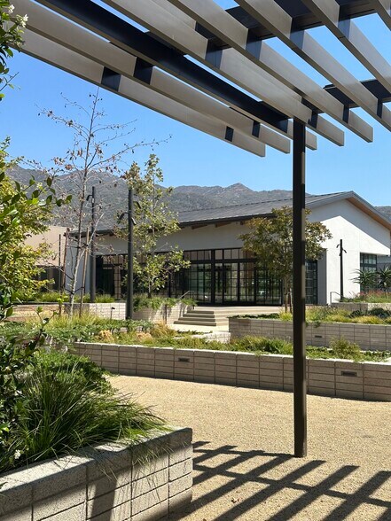 More Photos Of 23465 Civic Center Way, Malibu Unknown For Lease