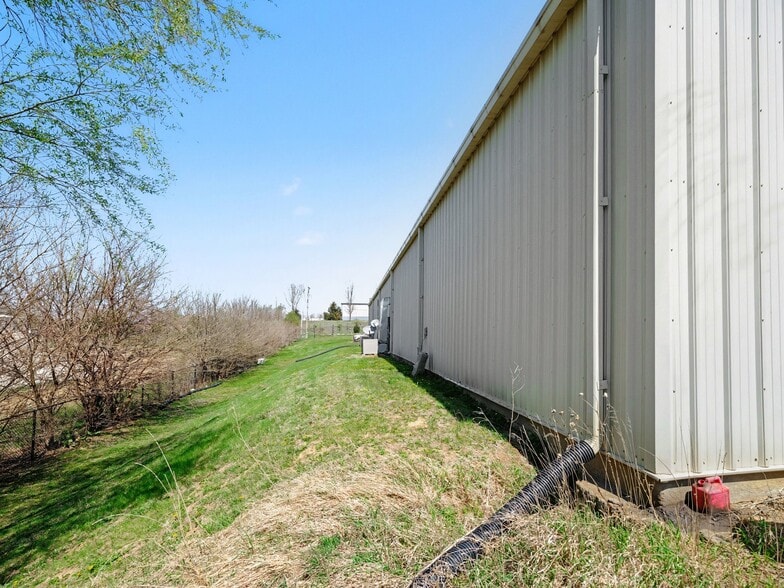 More Photos Of 21909 R & R Rd, Gretna Warehouse For Sale