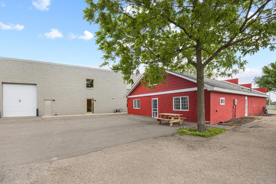More Photos Of 62 Hamel Rd, Hamel Office For Lease