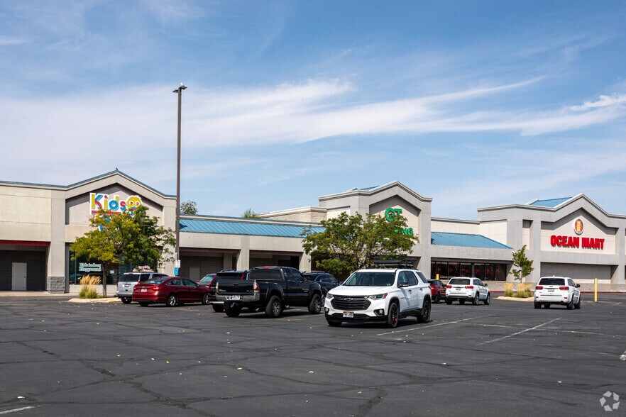 More Photos Of 5697 S 1900 W, Roy Freestanding For Lease