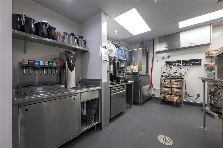 More Photos Of 185 N Lena St, Ridgway General Retail For Sale