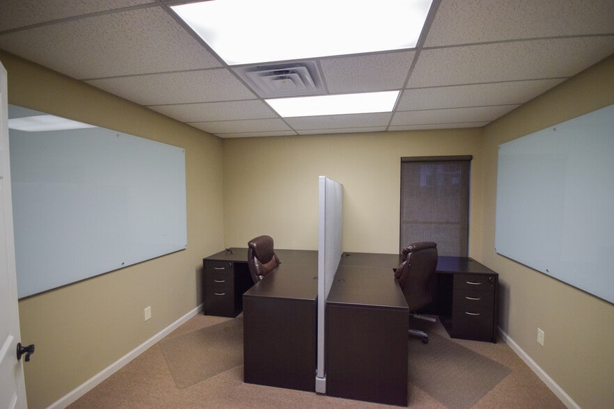 More Photos Of 137 Shadow Oaks Dr, North Little Rock Office For Sale