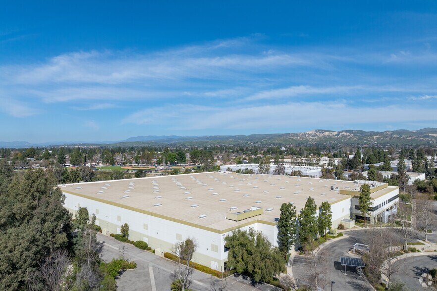 More Photos Of 3935-3949 Heritage Oak Ct, Simi Valley Distribution For Lease