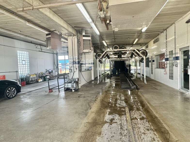 Primary Photo Of 1700 W 81st Ave, Merrillville Carwash For Sale