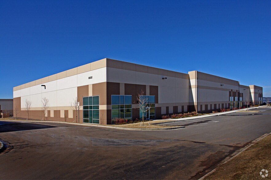 More Photos Of 8532 Concord Center Dr, Englewood Warehouse For Lease