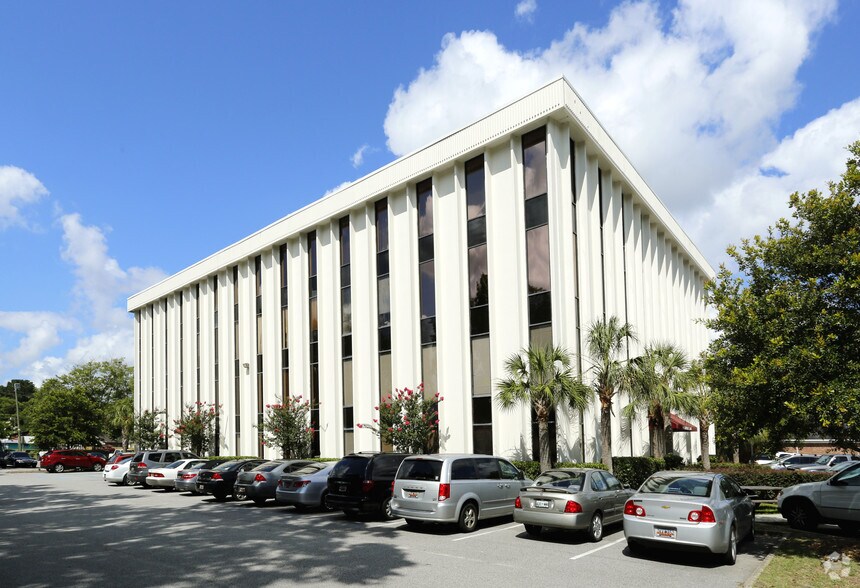 More Photos Of 4 Carriage Ln, Charleston Office For Lease
