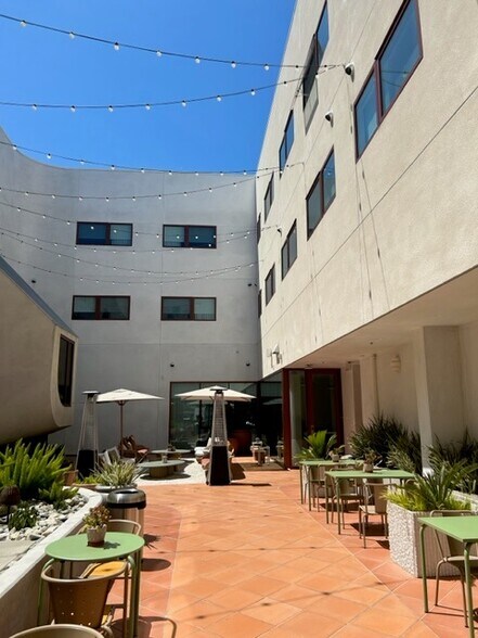 More Photos Of 5170 W Adams Blvd, Los Angeles Hotel For Lease