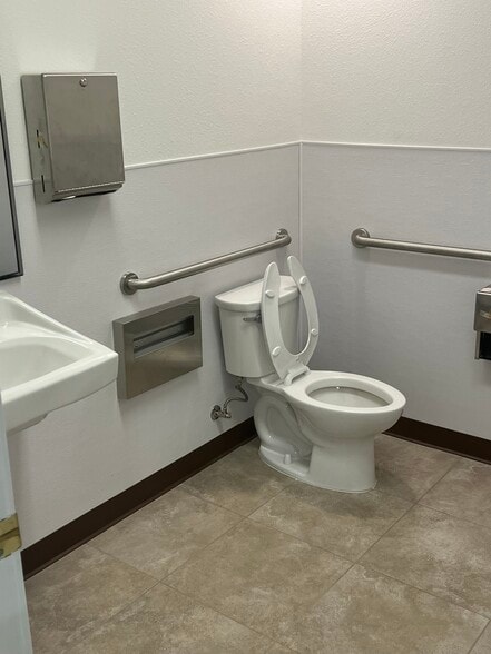 More Photos Of 2775 Betty Ln, Las Vegas Service For Lease