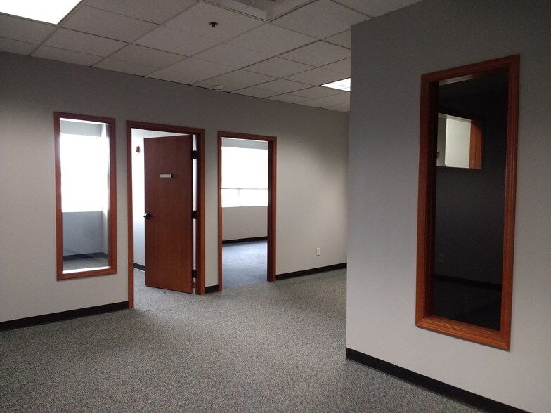 More Photos Of 3906 S 74th St, Tacoma Office For Sale