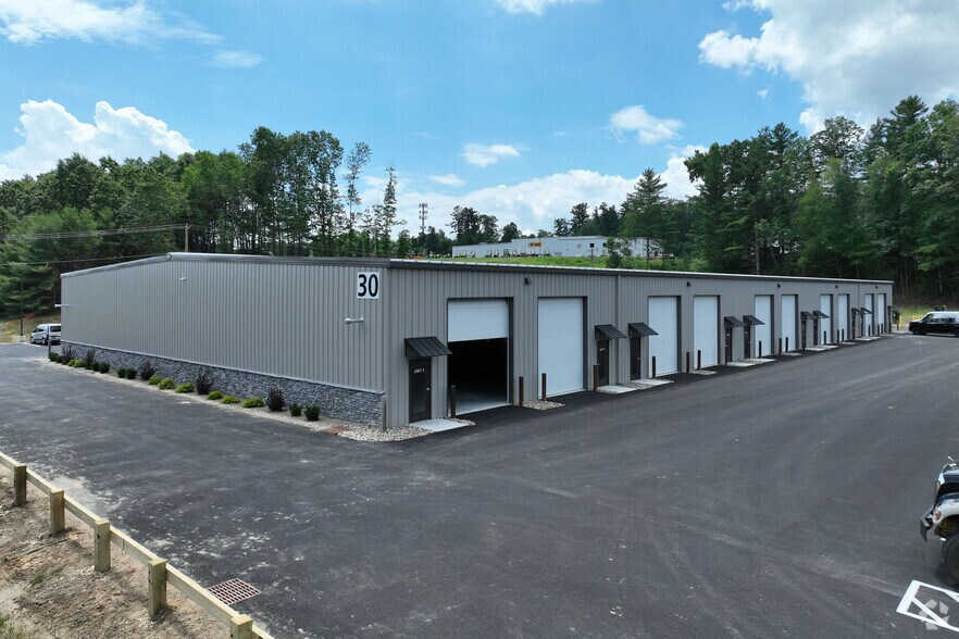 More Photos Of 30 Wood Rd, Round Lake Light Manufacturing For Lease
