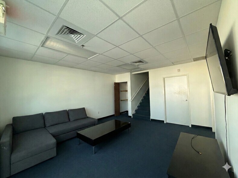 More Photos Of 10501 S Orange Ave, Orlando Light Manufacturing For Lease