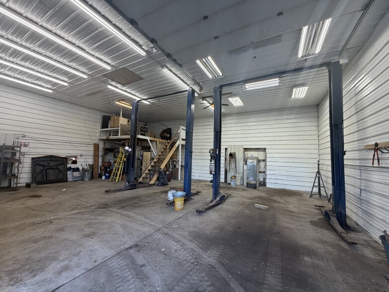 More Photos Of 1644 4 Mile Rd NE, Grand Rapids Industrial For Sale