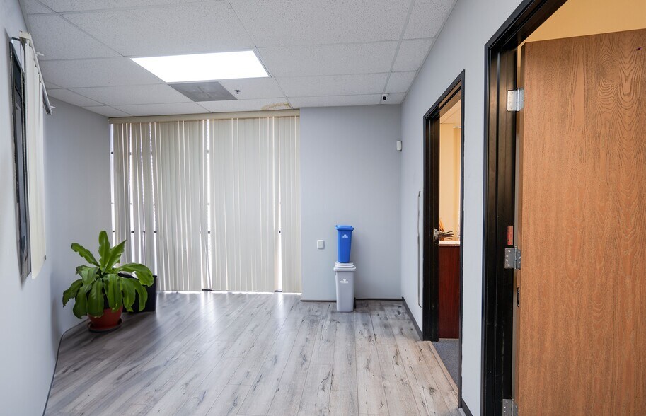 More Photos Of 5500-5510 S Soto St, Vernon Warehouse For Sale