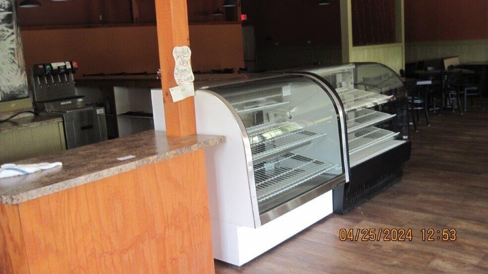 More Photos Of 15-33 Village Center Dr, Reading Flex For Lease