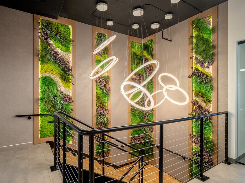 More Photos Of 2461 S Clark St, Arlington Office For Lease