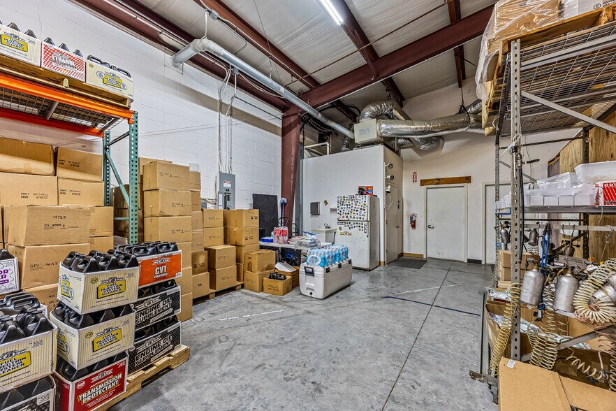 More Photos Of 3195 New York Ave, Melbourne Warehouse For Lease